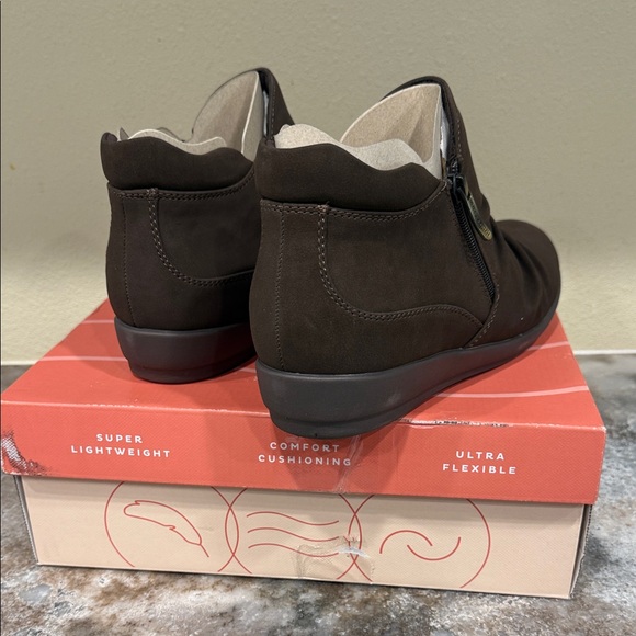 Easy Spirit Dark Brown Ankle Booties - Picture 2 of 4